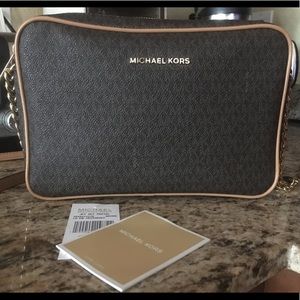 Signature Michael Kors Jet Set Crossbody Purse